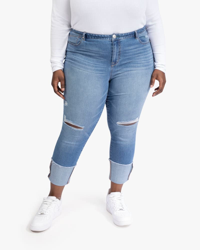 Front of a model wearing a size 14W Tracey Distressed Cuffed Skinny Jean in Carla by 1822 Denim. | dia_product_style_image_id:183801